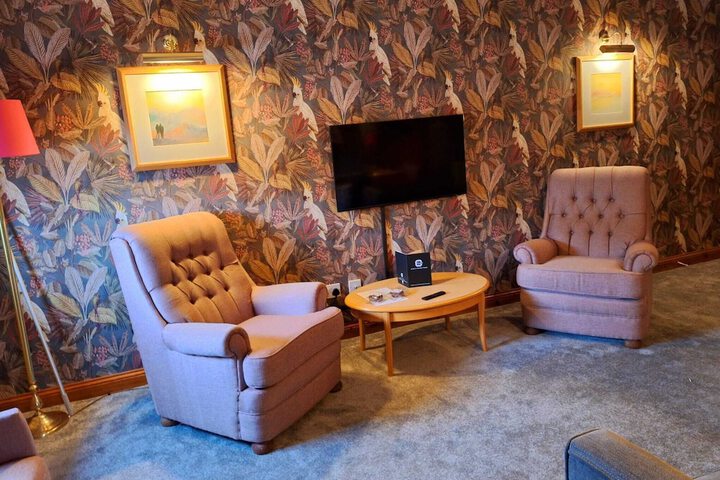 Room 52 of 94