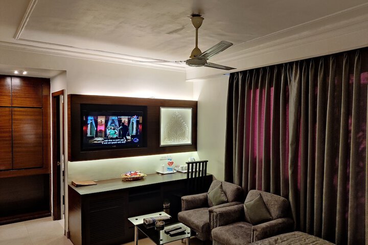 Room 33 of 134