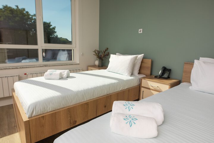 Room 6 of 27