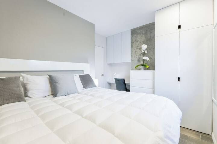 Room 26 of 122