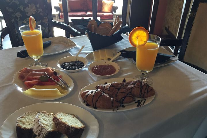 Breakfast/Coffee Service 32 of 74