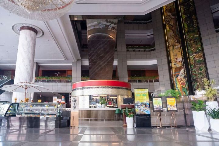 Guest Lobby