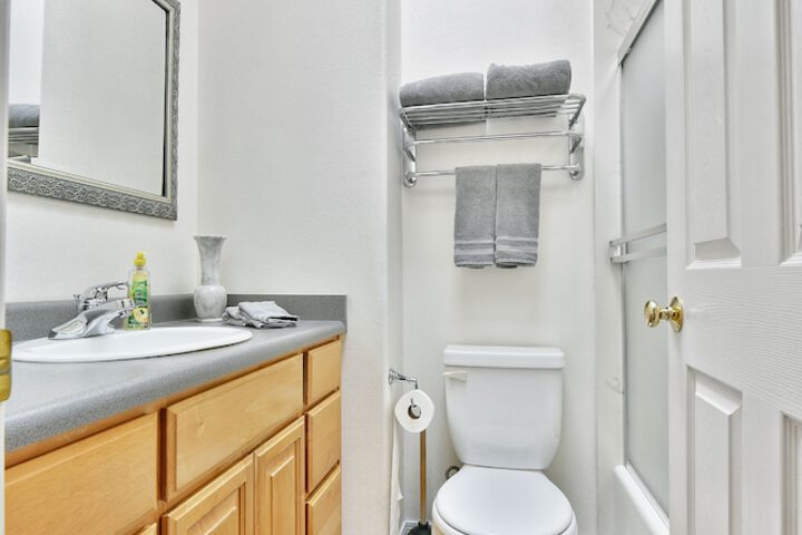 Room 6 of 13