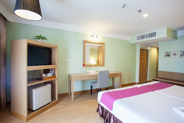Room 12 of 68