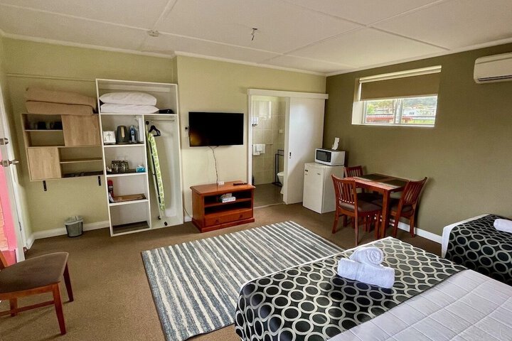 Room 9 of 44