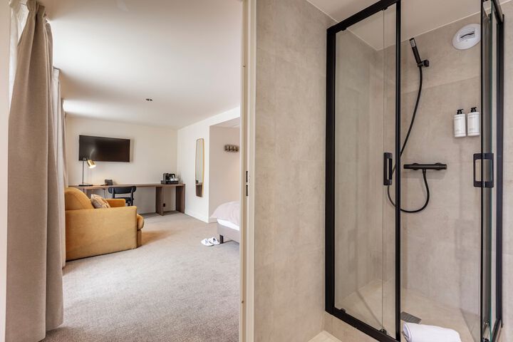 Room 49 of 65