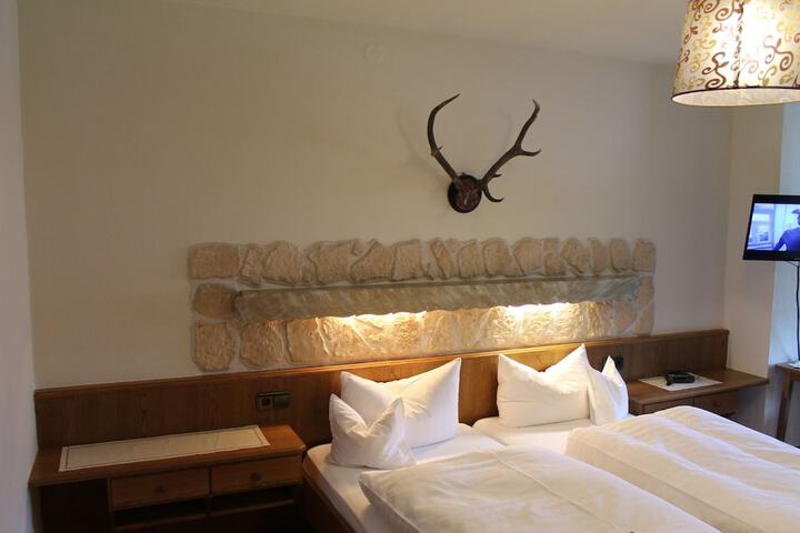 Room 16 of 75
