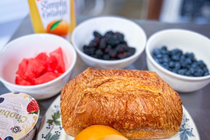 Breakfast/Coffee Service 72 of 78