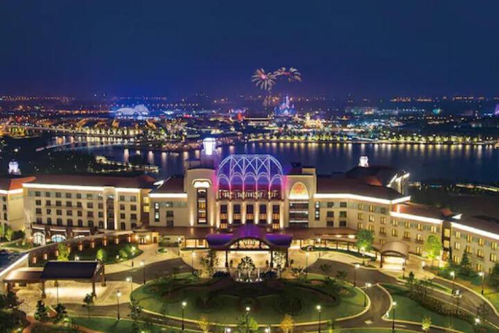 Shanghai Disneyland Park Hotel