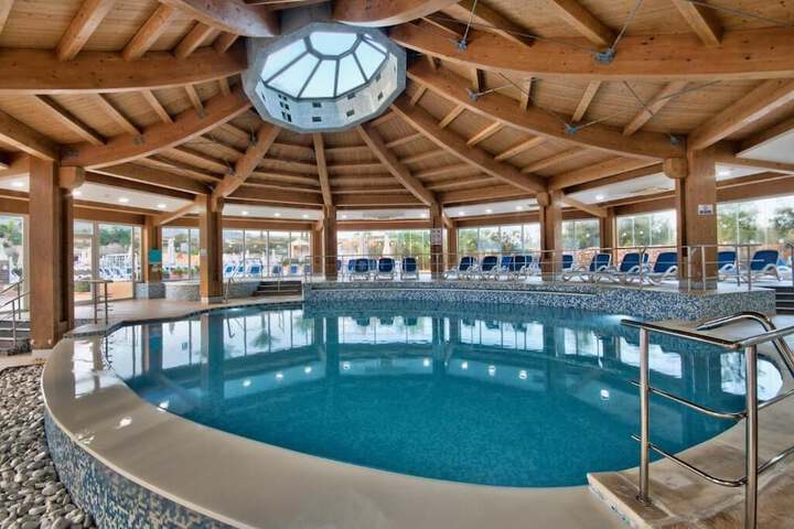 Pools & Facilities