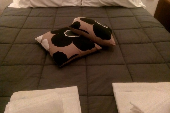 Room 6 of 14