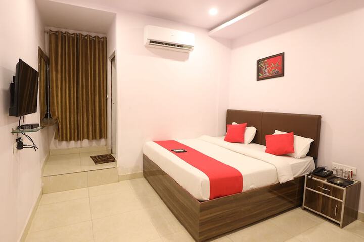 Room 4 of 32
