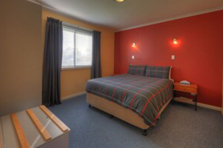 Room 25 of 195