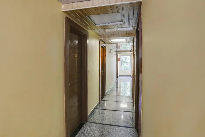 Room 12 of 18
