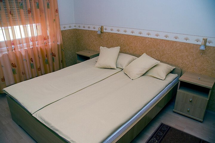 Room 12 of 47