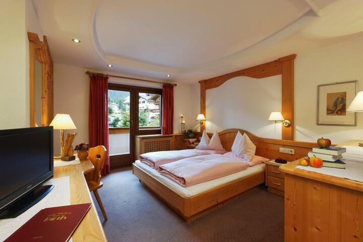 Room 6 of 39