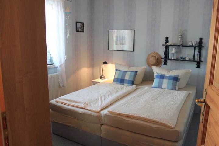 Room 5 of 27