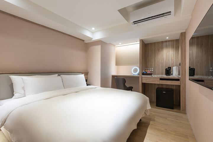 Room 87 of 145
