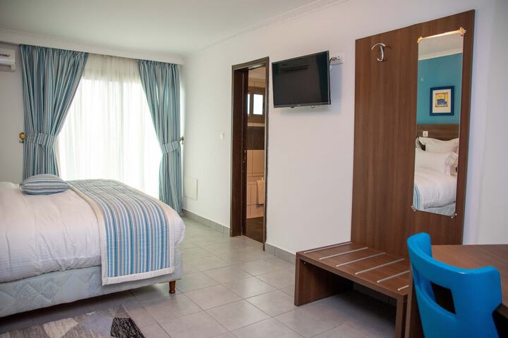 Room 5 of 50