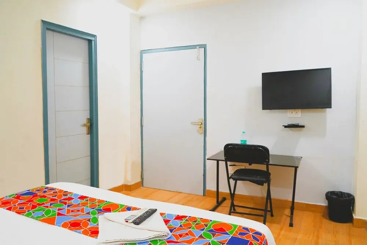 Room 2 of 4