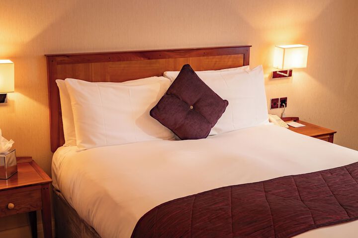 Room 44 of 190