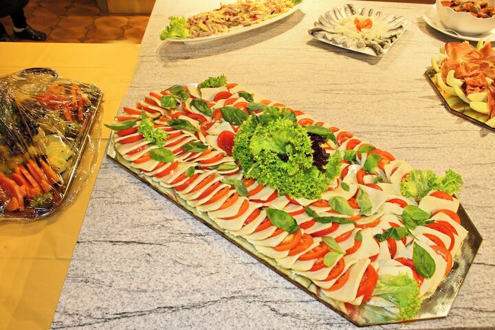 Dining 46 of 60