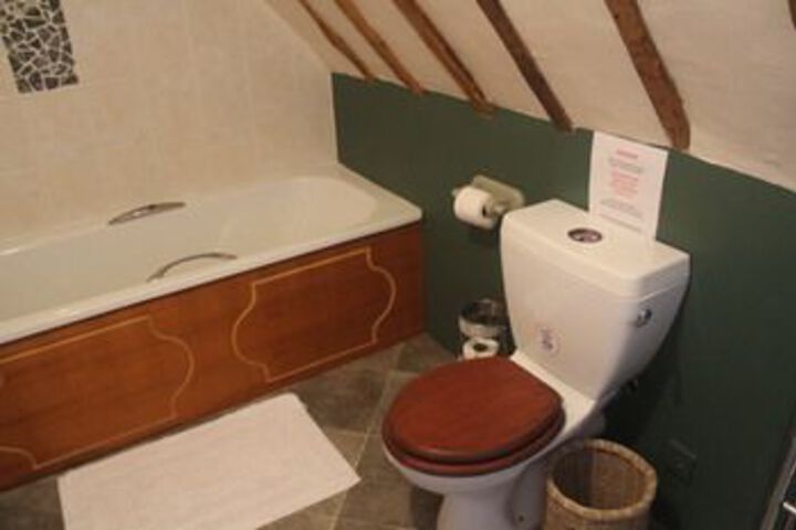 Room 2 of 16