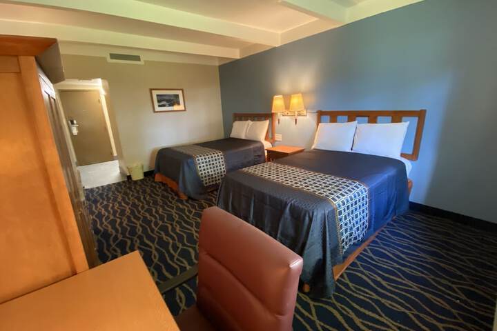 Signature Suite King Bed (8 of 17)