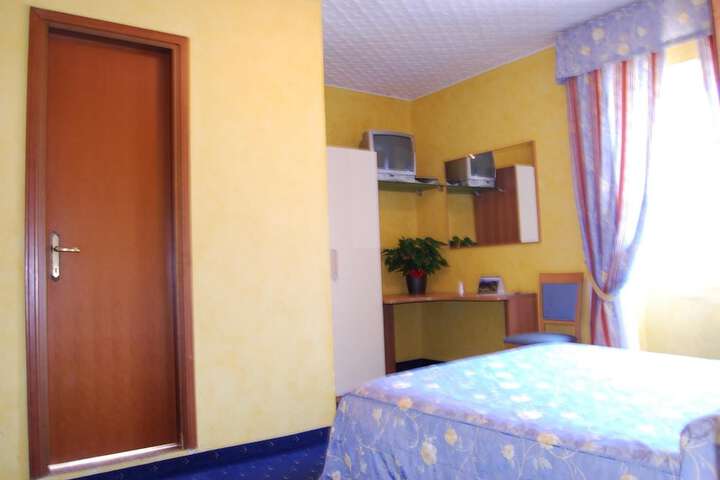 Room 13 of 54