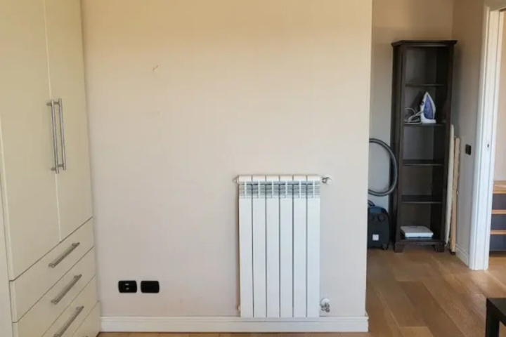 Room 5 of 18