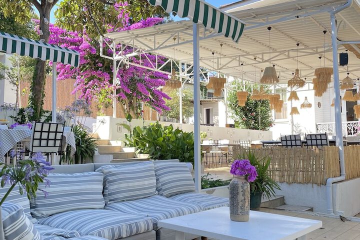 Dining 108 of 132