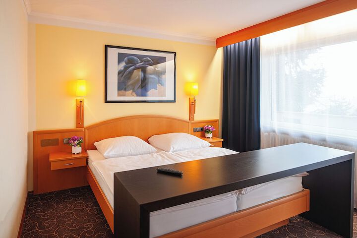 Room 28 of 80