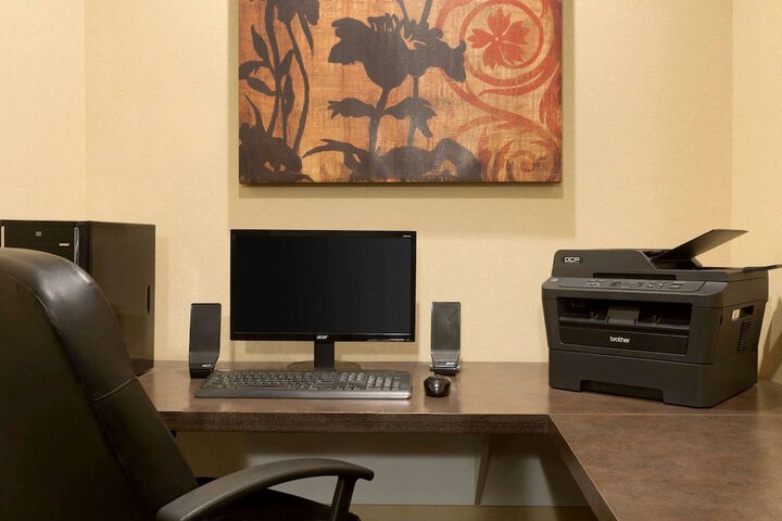 Business Center 15 of 16