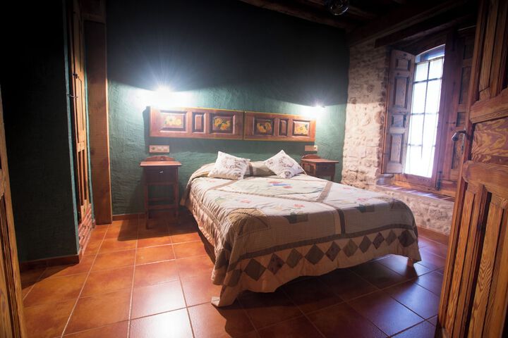 Room 12 of 28