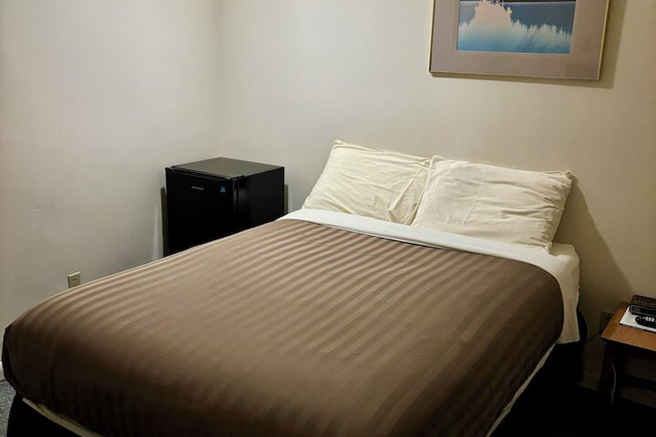 Room 2 of 24