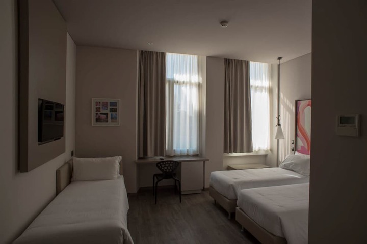 Room 32 of 55