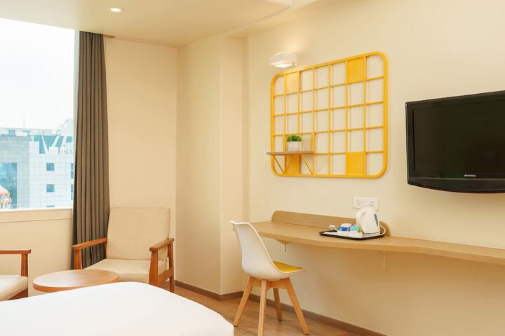 Room 13 of 25
