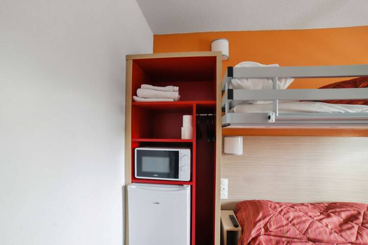 Room 13 of 82