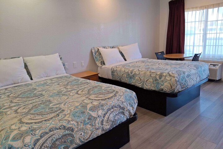2 Double Beds (1 of 8)