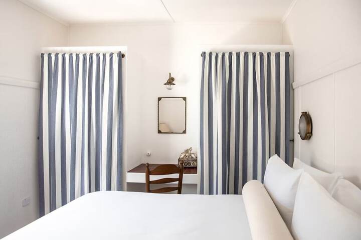 Room 5 of 42
