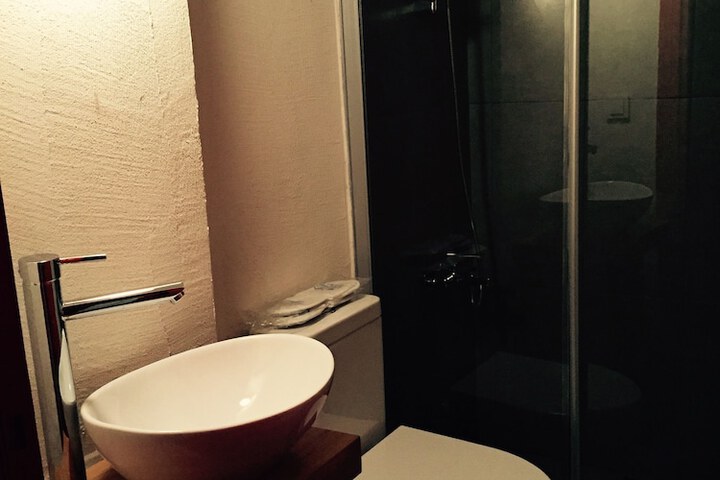Room 16 of 21