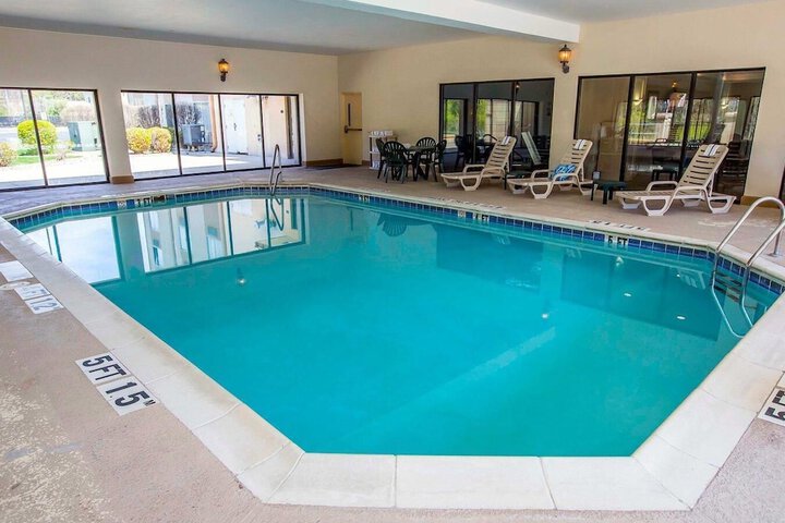 Hotel Pool