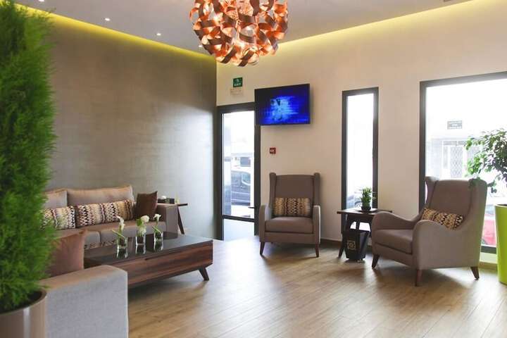 Lounge 49 of 57