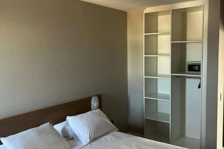 Room 8 of 63