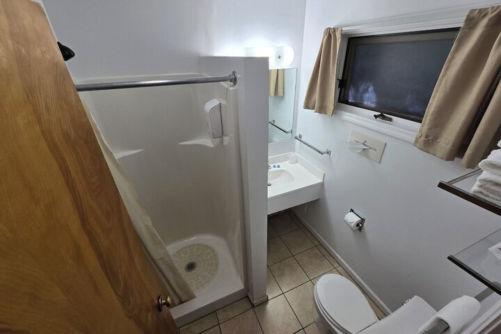 Room 73 of 123