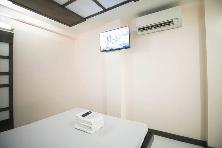 Room 30 of 53