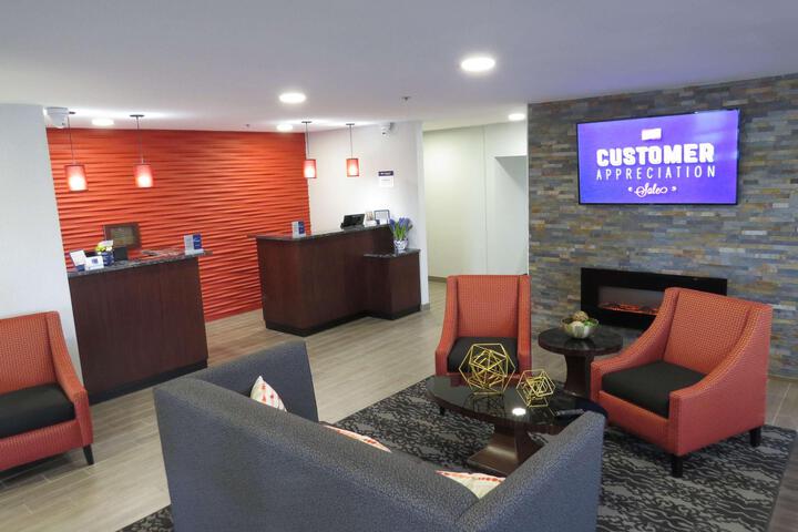 Entrance & Lobby
