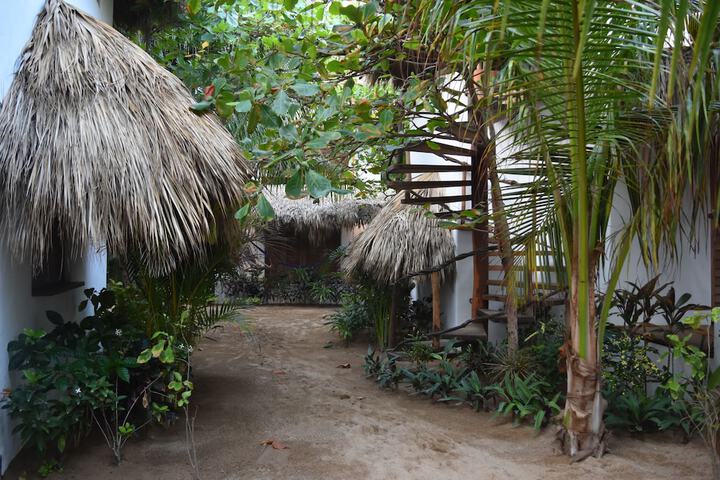 Hotel Exterior 52 of 72