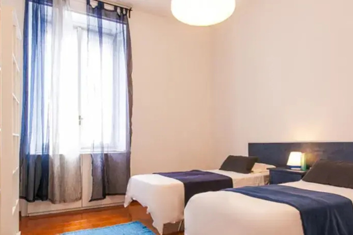 Room 2 of 9