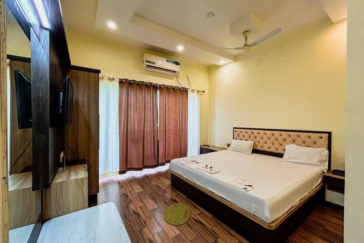 Room 28 of 125